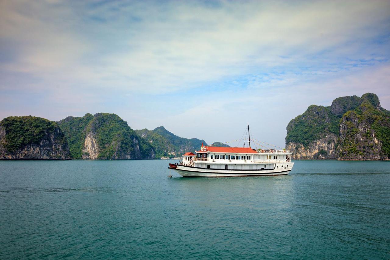 Seasun Boutique Cruise Hotel Ha Long Exterior photo